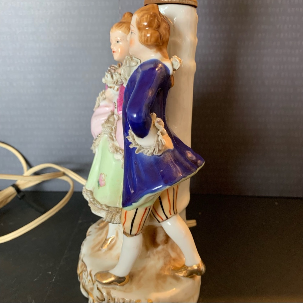 VTG COLONIAL LAMP LADY AND MAN VANITY BOUDOIR - Picture 3 of 11
